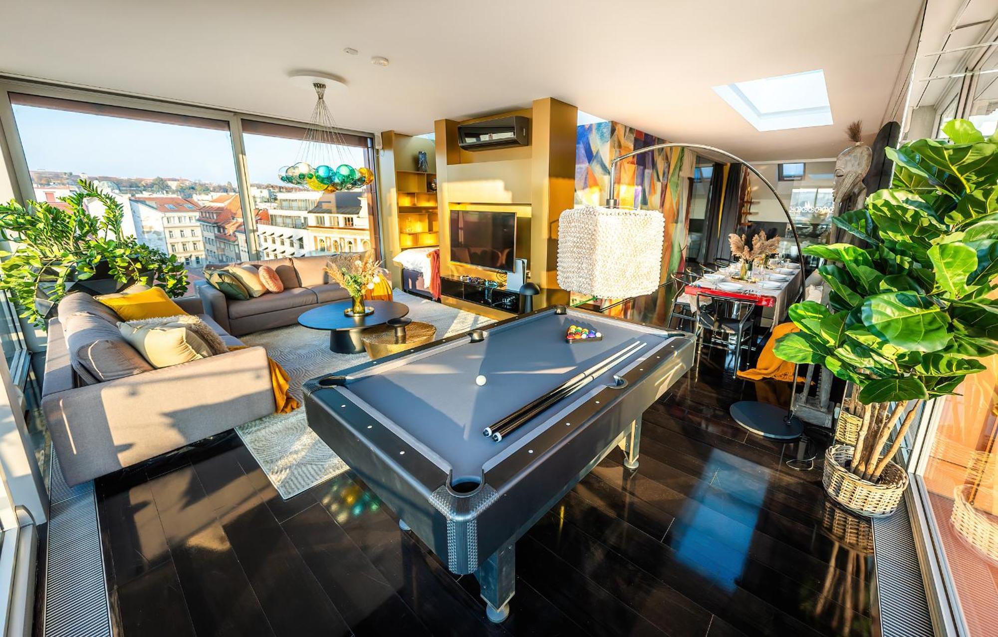 Billionaires Boutique & Premium Suites, Old Town Appartement
